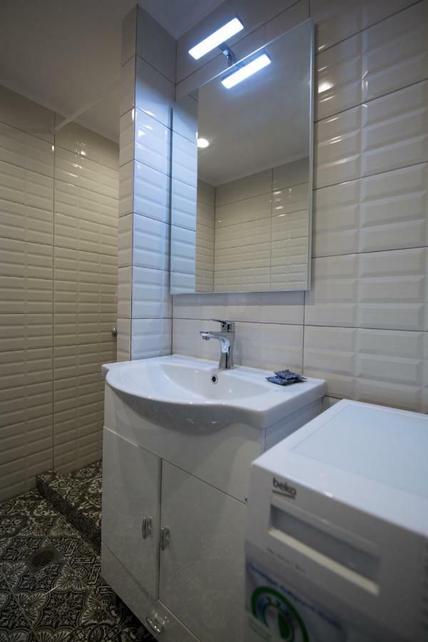 White Lux Apartment For 2 Vipgreece เอเธนส์ ภายนอก รูปภาพ