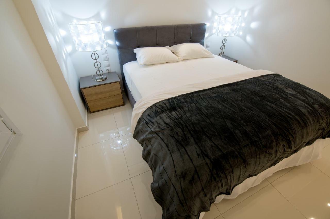 White Lux Apartment For 2 Vipgreece เอเธนส์ ภายนอก รูปภาพ
