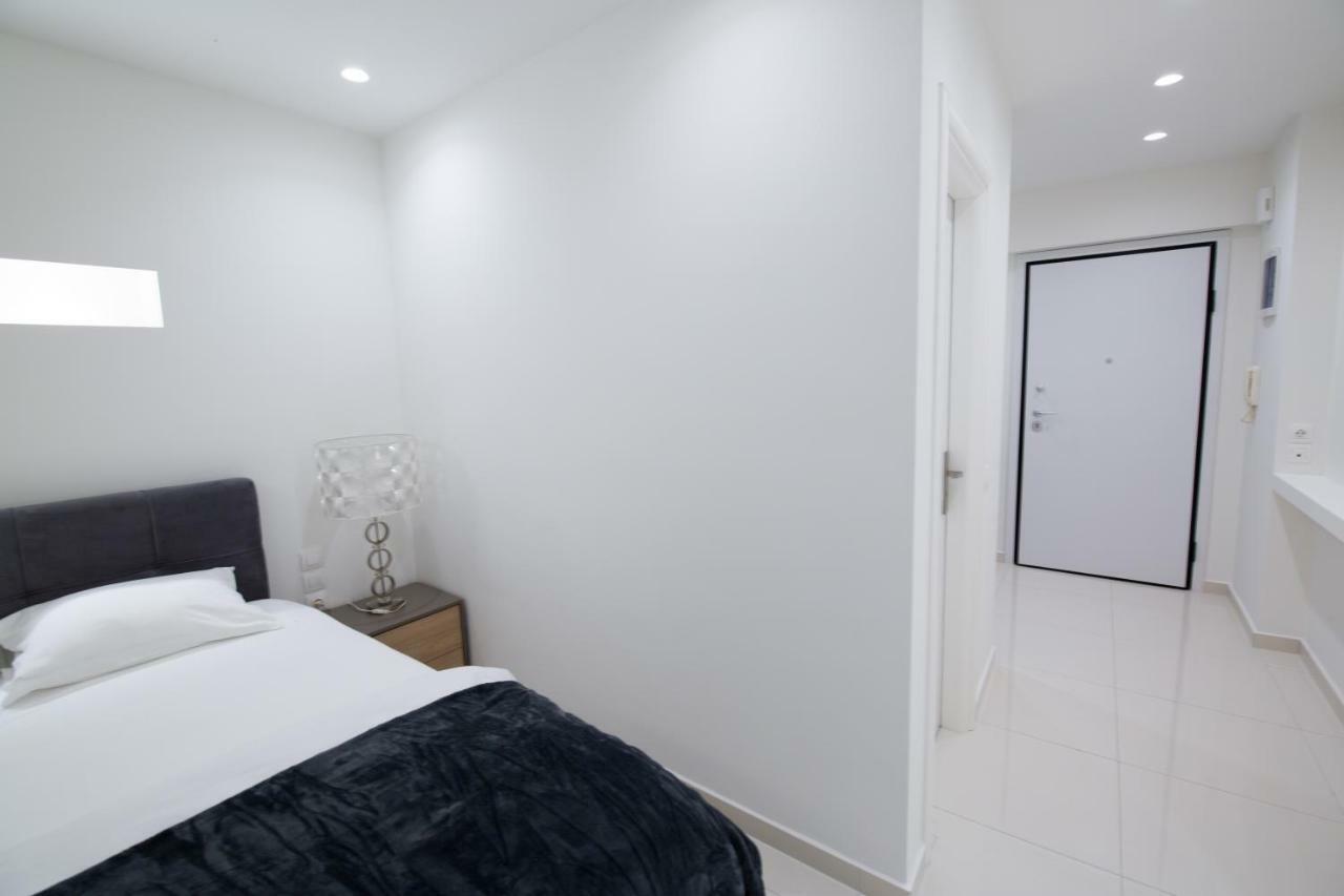 White Lux Apartment For 2 Vipgreece เอเธนส์ ภายนอก รูปภาพ